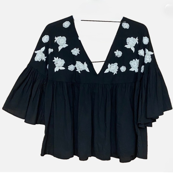 Maeve Harlow Beaded Embroidered Flutter Sleeve Blouse - Picture 3 of 4